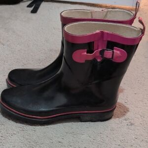 Stylish Black and Pink Women's Rain Boots